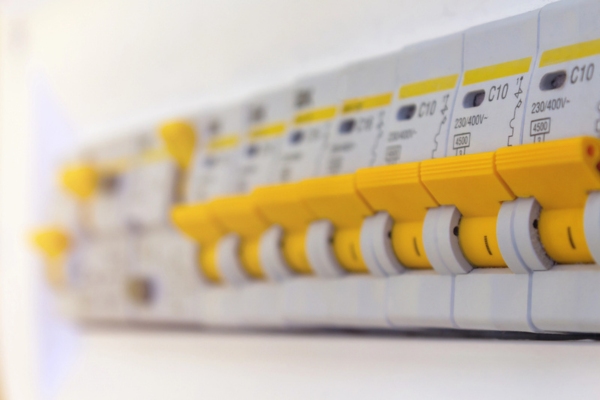 Electric circuit breaker fuse box